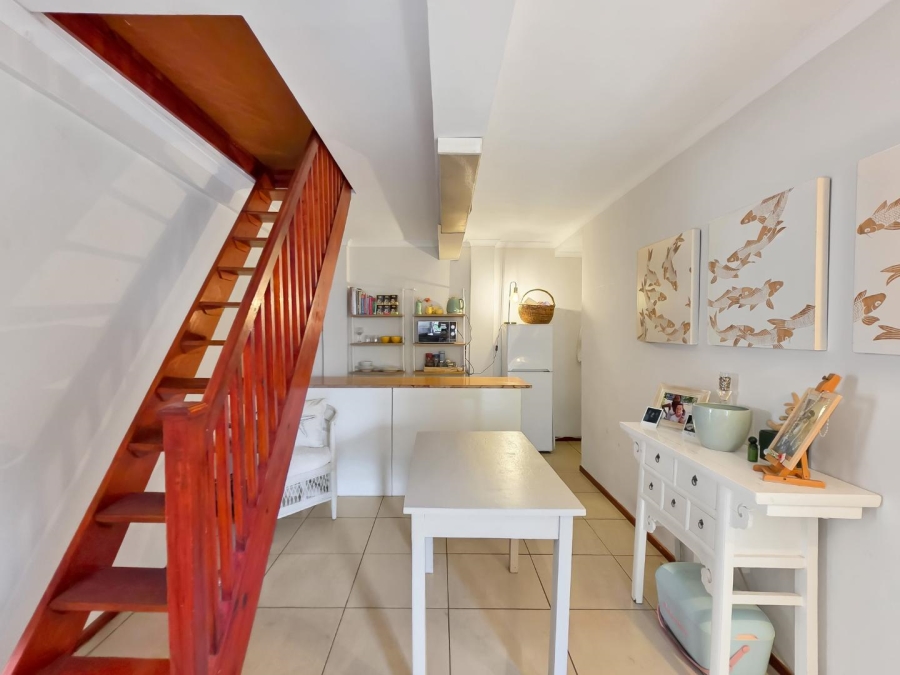 6 Bedroom Property for Sale in Green Point Western Cape